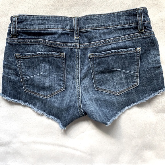 Aritzia Talula denim shorts sz 25 - Picture 3 of 4